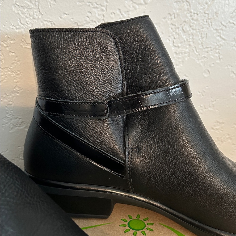 Naot Briza Black Leather Ankle Booties - Picture 4 of 6